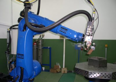 Robot Kuka do spawania w LASART wycinanie laserowe, cięcie laserem i wodą, gięcie blach, spawanie, malowanie
